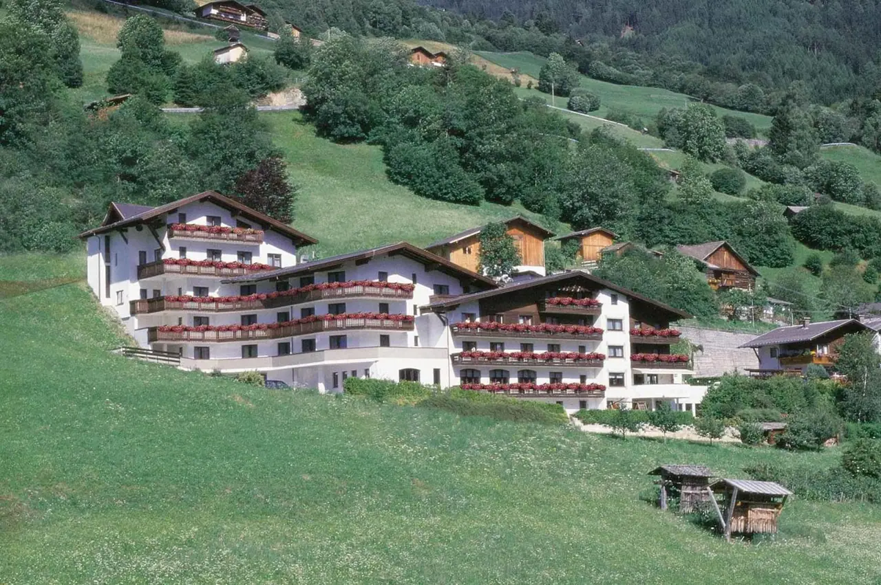 Hotel Alpenfriede – all-inclusive · Jerzens, Austria