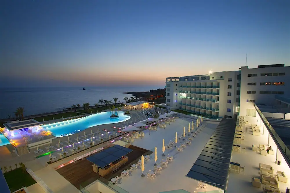 King Evelthon Beach Hotel & Resort – all-inclusive · Paphos, Cyprus
