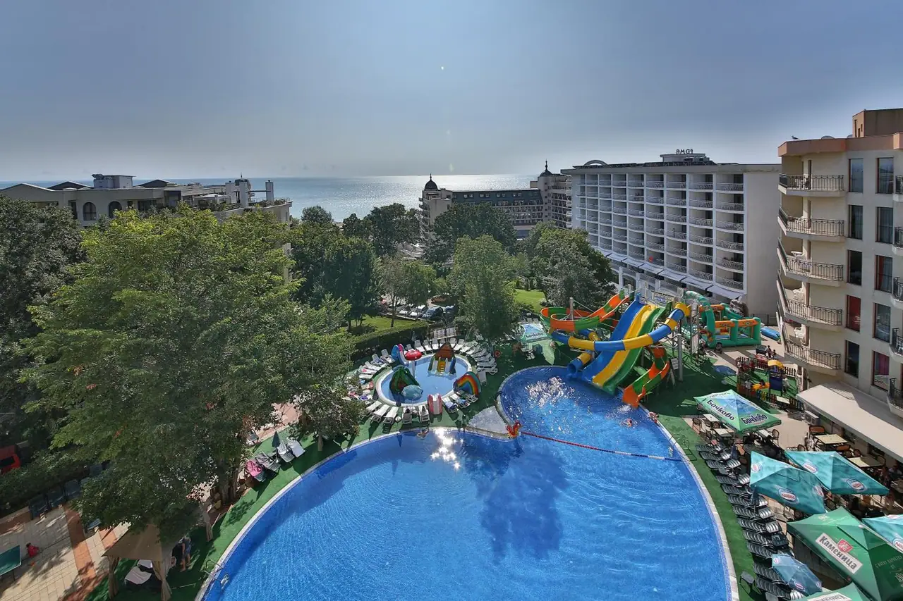 Prestige Deluxe Hotel Aquapark Club – all-inclusive · Golden Sands (Black Sea), Bulgaria